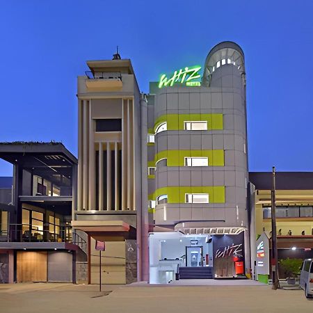 Whiz Hotel Falatehan Jakarta Exterior foto
