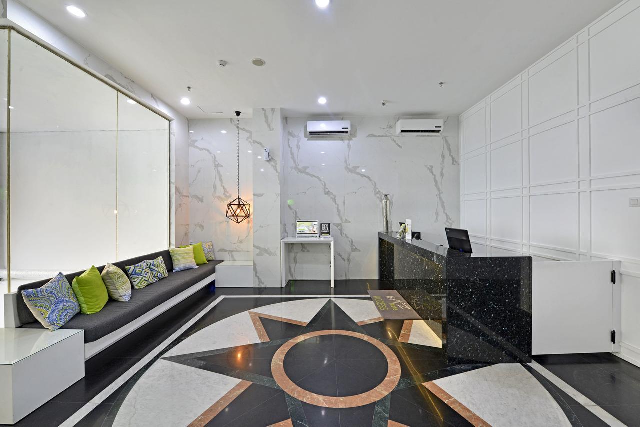 Whiz Hotel Falatehan Jakarta Exterior foto