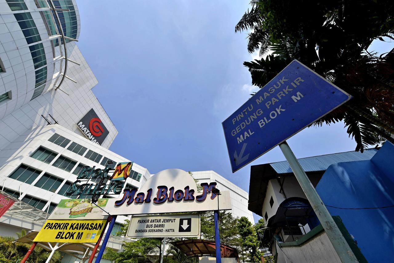 Whiz Hotel Falatehan Jakarta Exterior foto