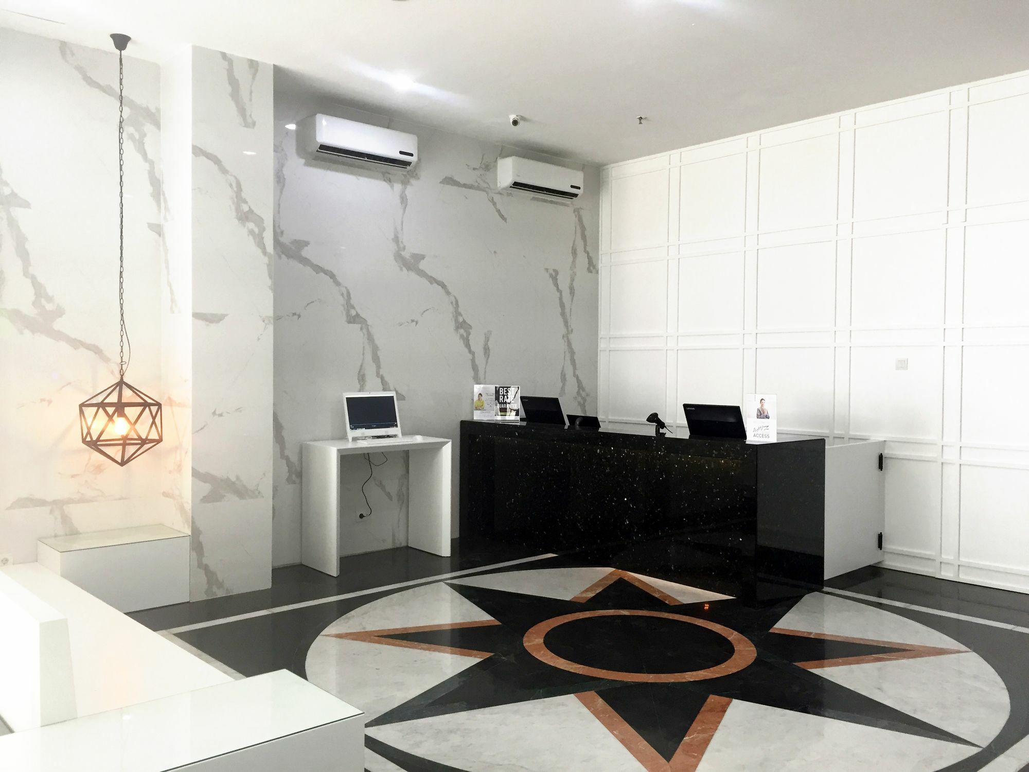 Whiz Hotel Falatehan Jakarta Exterior foto